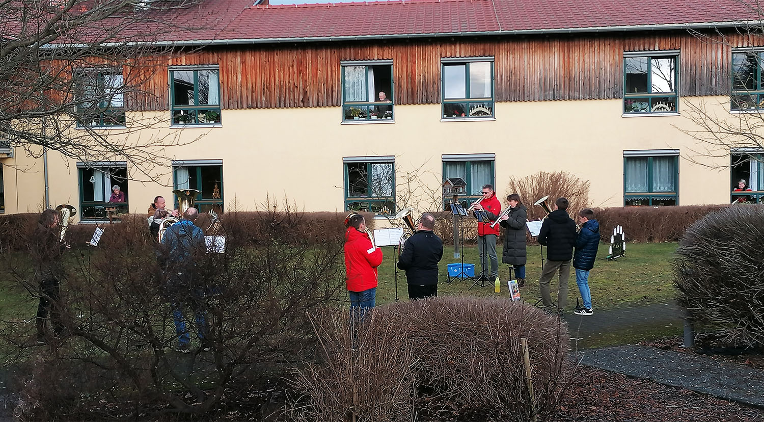 Am 2. Januar am Pflegeheim Trünzig